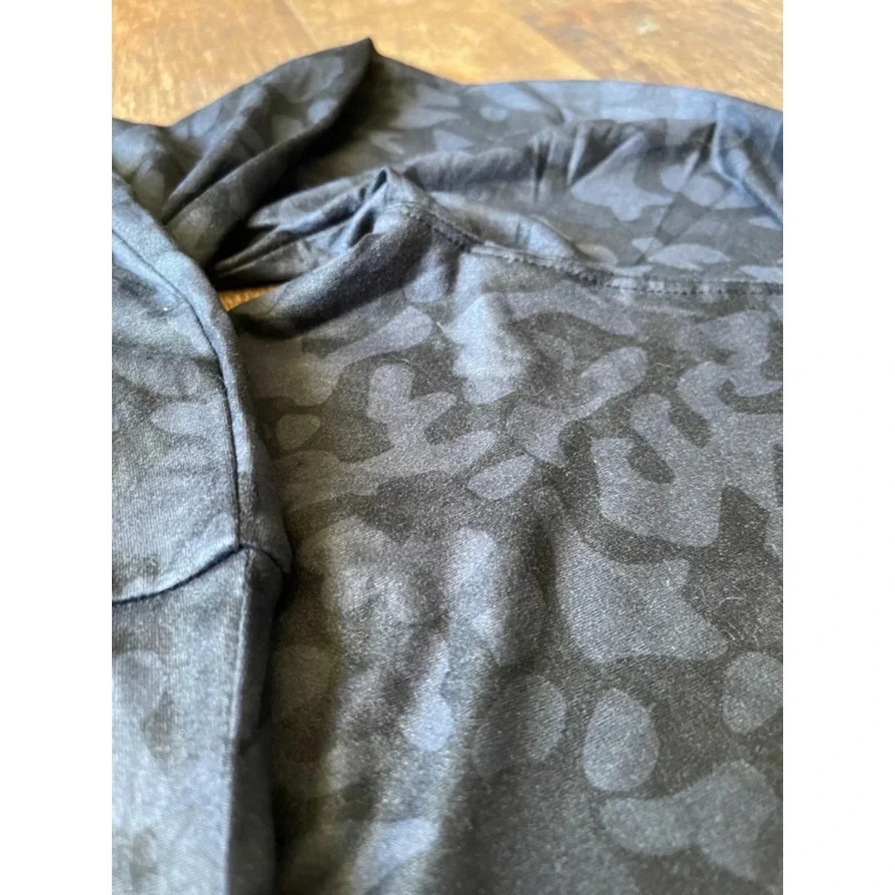Jordann black and gray cheetah print lightweight athletic hoodie - Picture 3 of 5